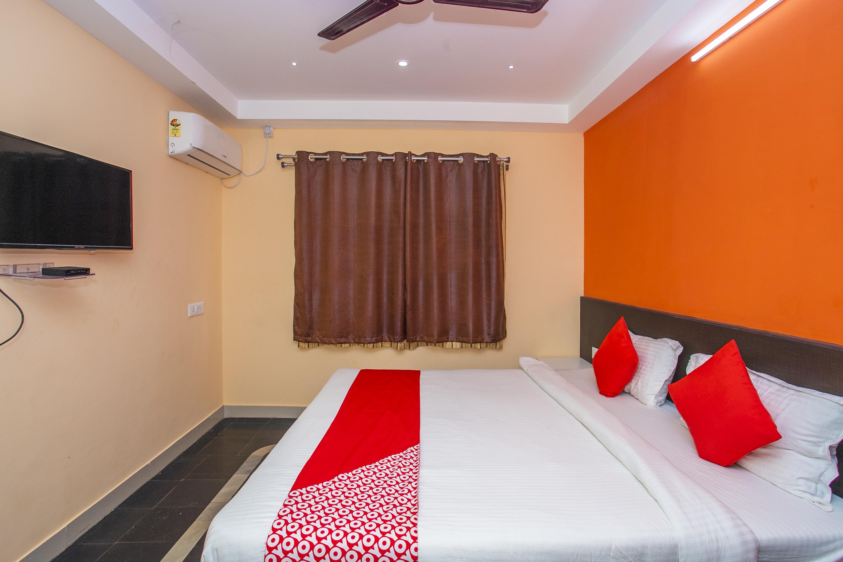 Oyo 22837 Chairmen'S Hotel Бангалор Екстериор снимка