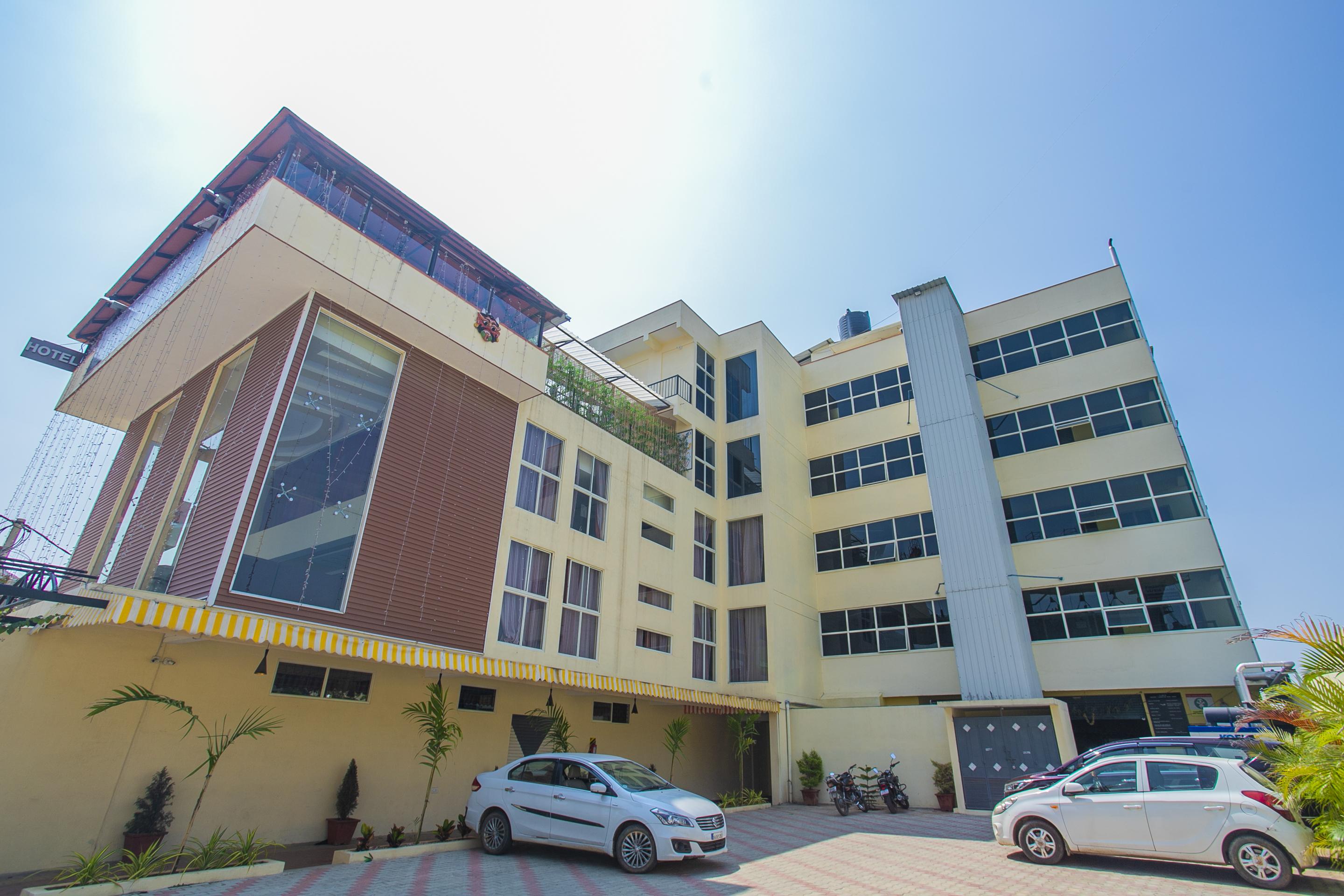 Oyo 22837 Chairmen'S Hotel Бангалор Екстериор снимка