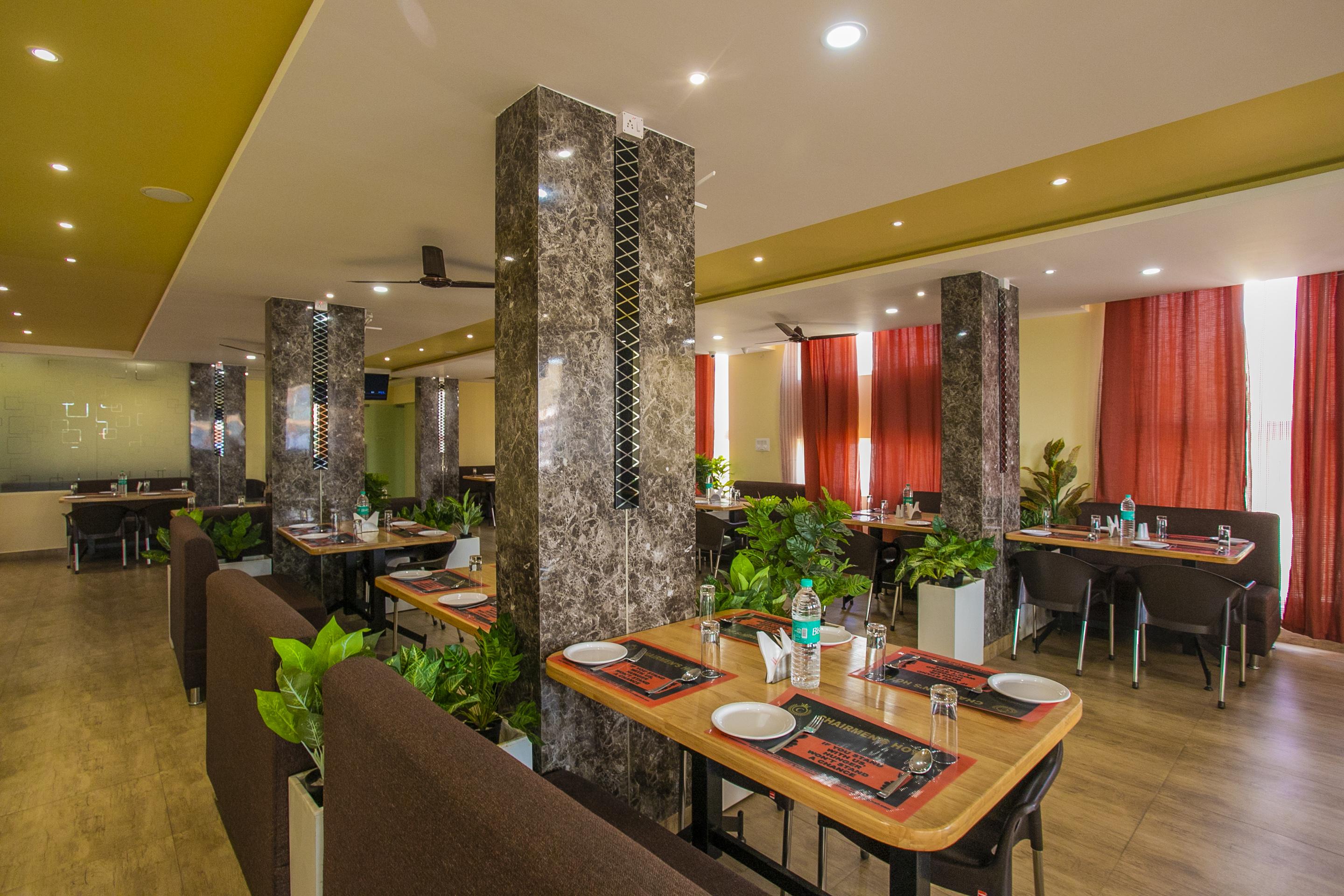 Oyo 22837 Chairmen'S Hotel Бангалор Екстериор снимка