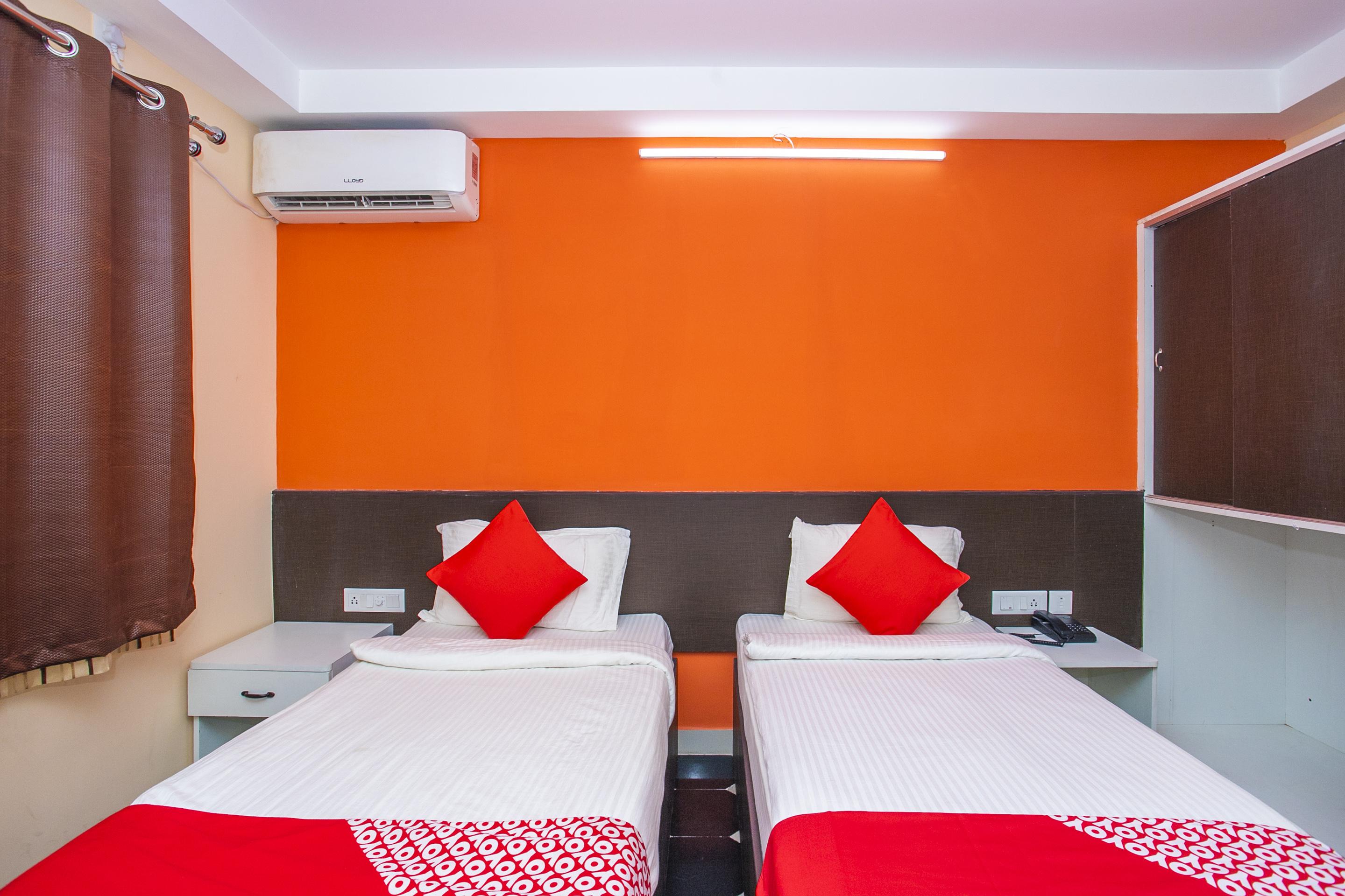 Oyo 22837 Chairmen'S Hotel Бангалор Екстериор снимка