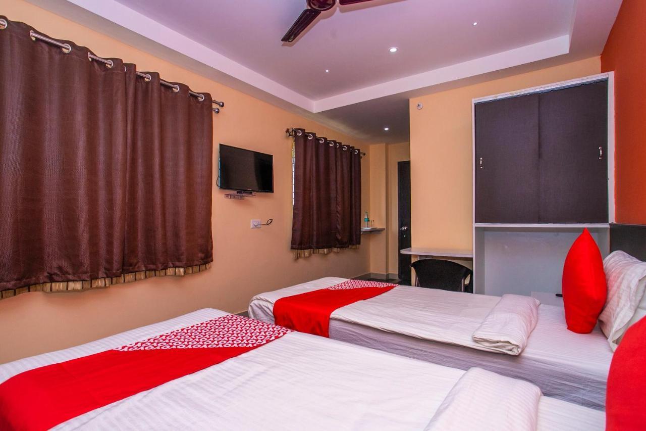 Oyo 22837 Chairmen'S Hotel Бангалор Екстериор снимка